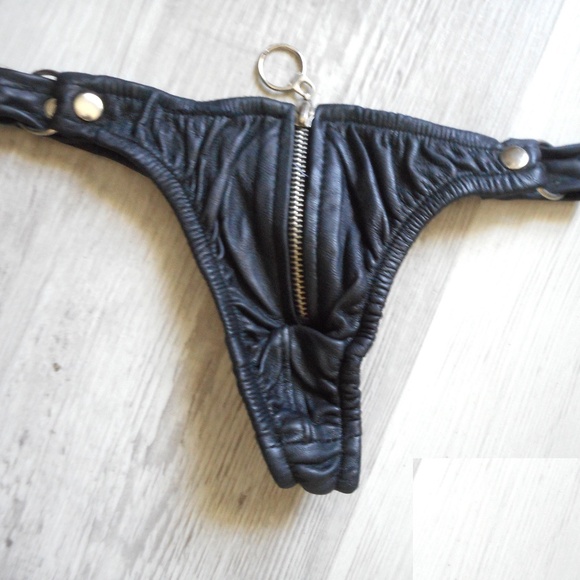 Sensual Leather Bikini Panty Bottom Zipper - Picture 2 of 4